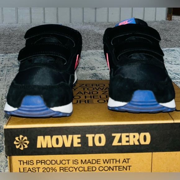 **SOLD** Nike Valiant (Smoke Grey/Sunset Pulse), Youth Size 1.5 - $20 - Picture 2 of 10